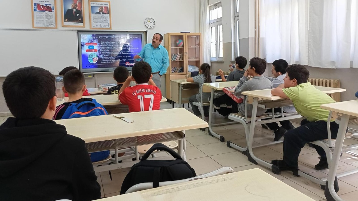 Okul Müdürümüzden Osmanbey İmam Hatip Ortaokulu Öğrencilerine TAZOF Eğitimi